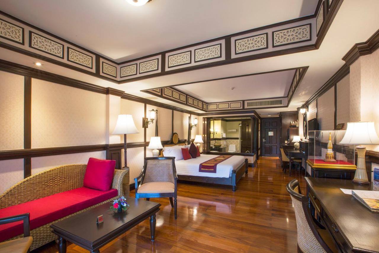 Wora Bura Hua Hin Resort & Spa Exterior foto A suite at the Royal River Hotel