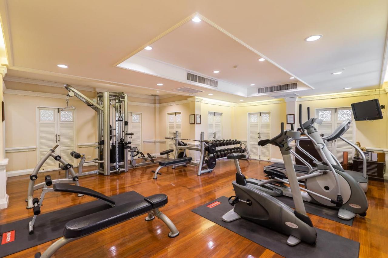 Wora Bura Hua Hin Resort & Spa Exterior foto The gym at the hotel