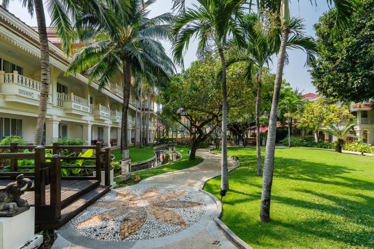 Wora Bura Hua Hin Resort & Spa Exterior foto The Royal Paradise Hotel and Spa