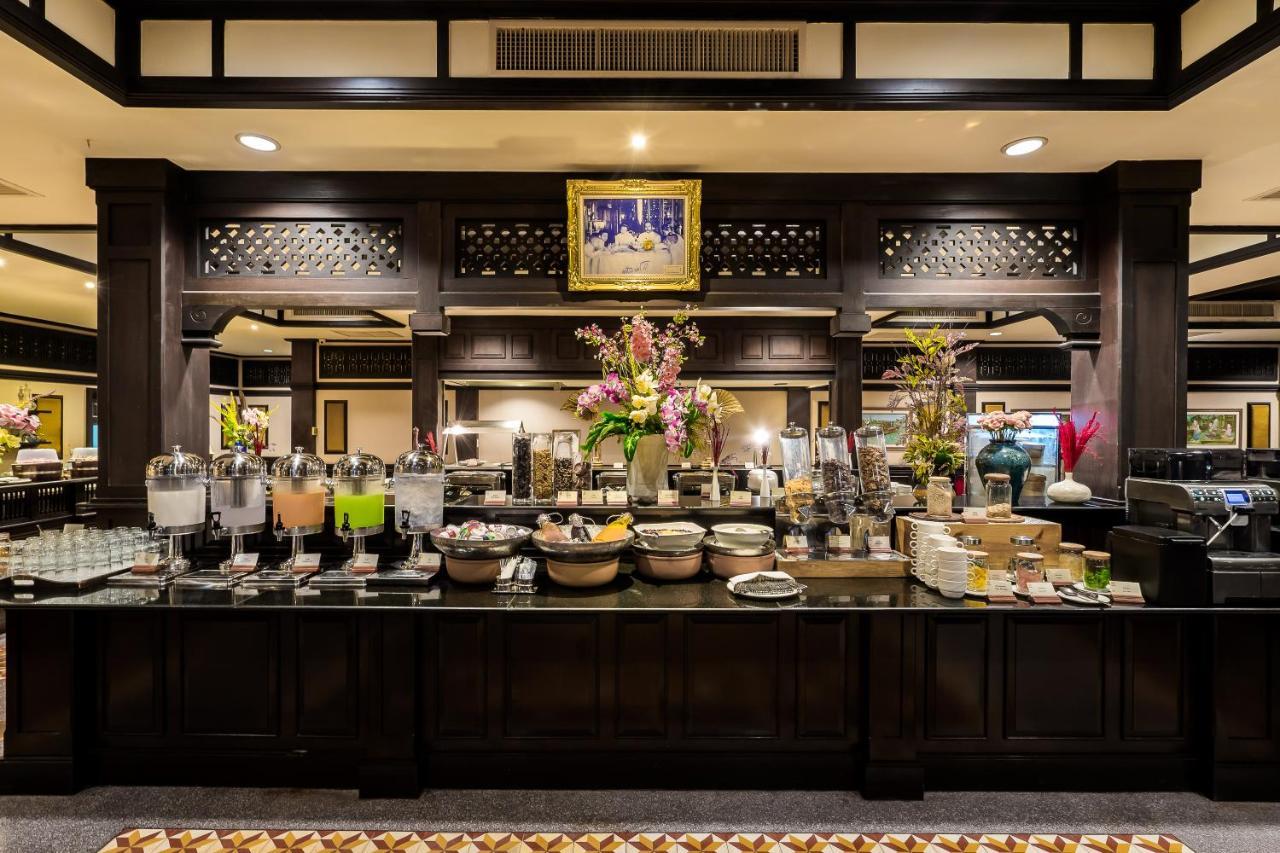 Wora Bura Hua Hin Resort & Spa Exterior foto The interior of the restaurant