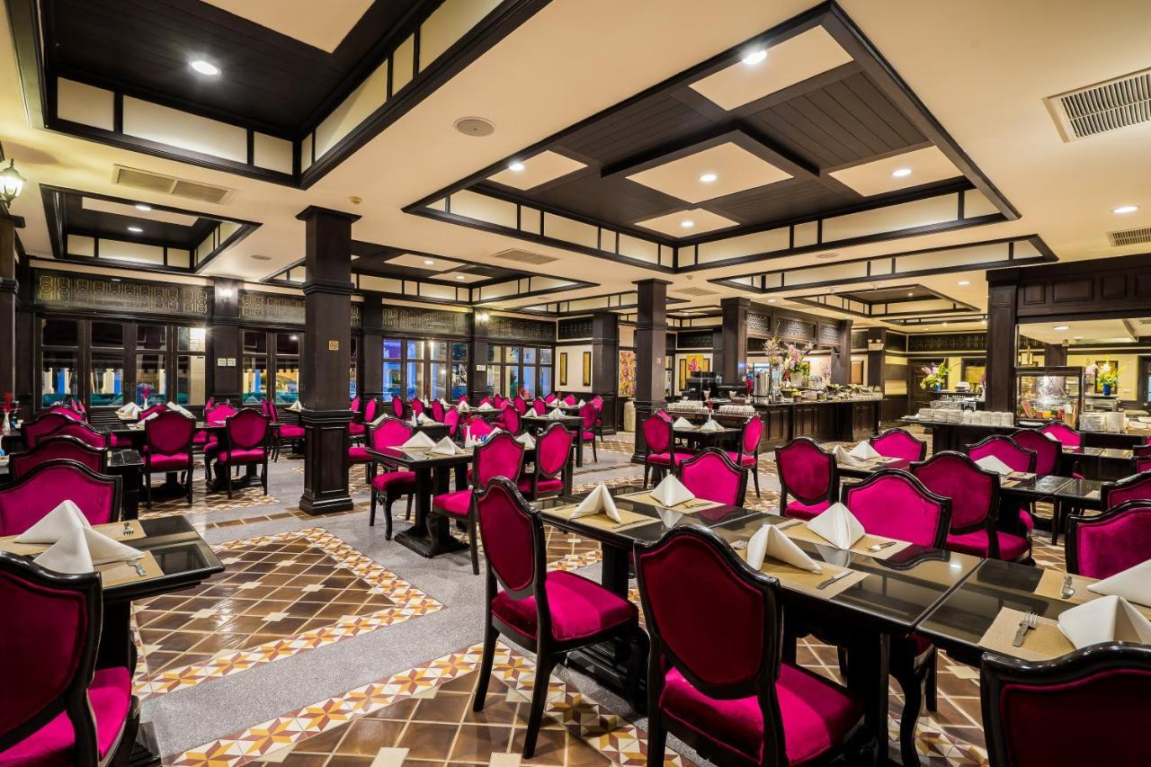 Wora Bura Hua Hin Resort & Spa Exterior foto The restaurant